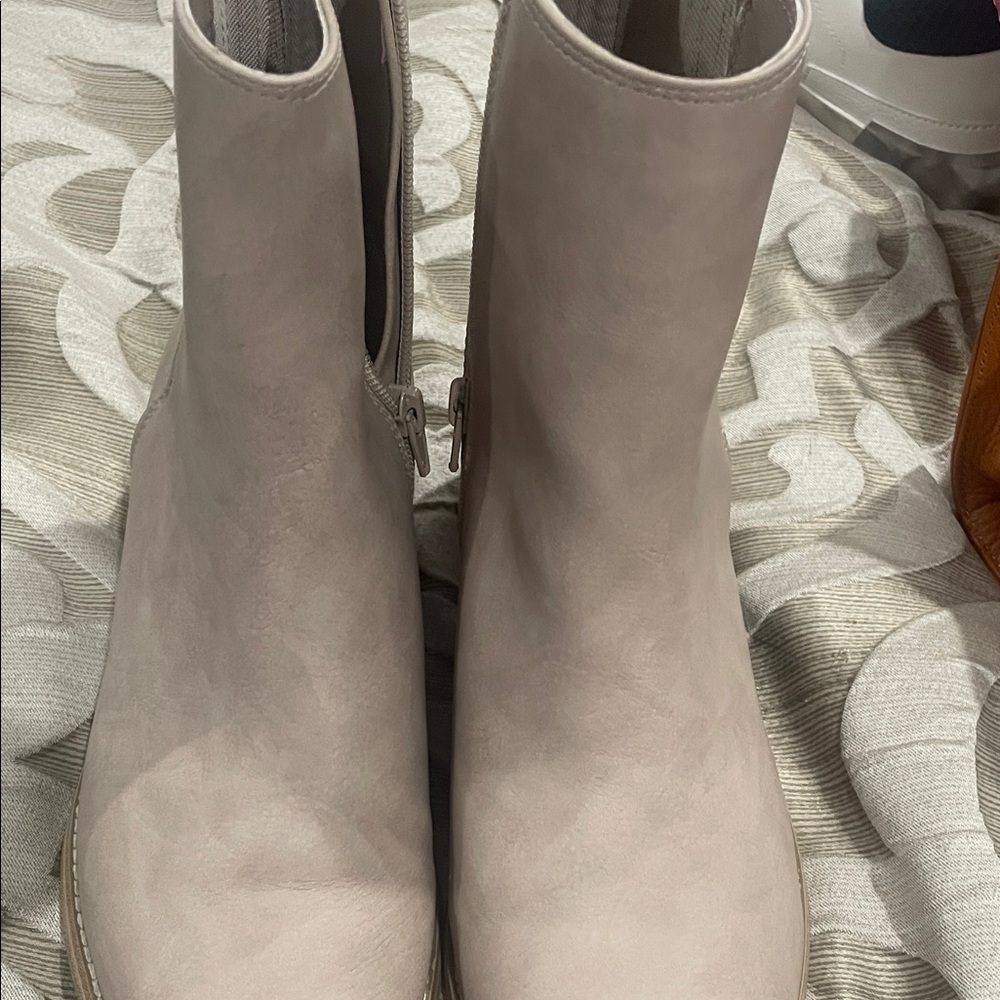 Women's Ankle Boots in Cream